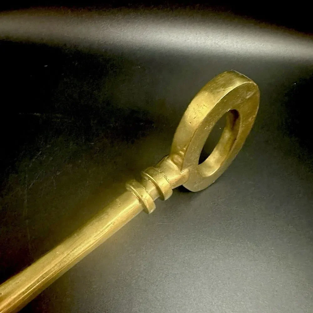 Vintage 14” Heavy Cast Brass Large Skeleton Heart Key Wall Hanging Decor